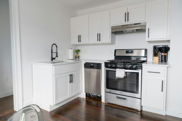 Five Must-Have Appliances for Every Modern Kitchen Setup